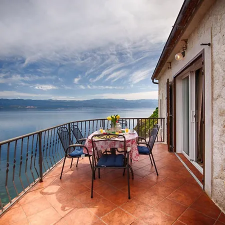 Unique On A Rock, 50 Meters From The Beach, Sea View - By Traveler Tourist Agency Krk - Id 2401 וילה *