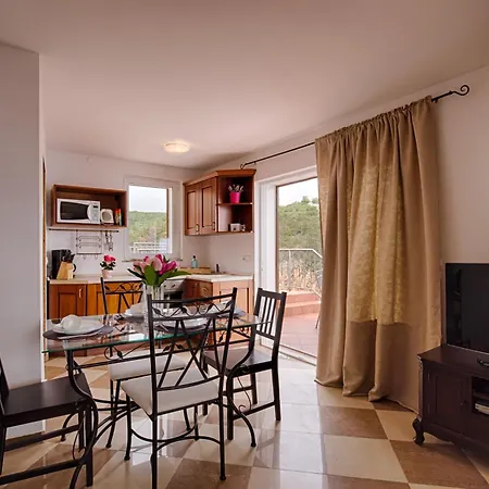 Unique On A Rock, 50 Meters From The Beach, Sea View - By Traveler Tourist Agency Krk - Id 2401 فيلة