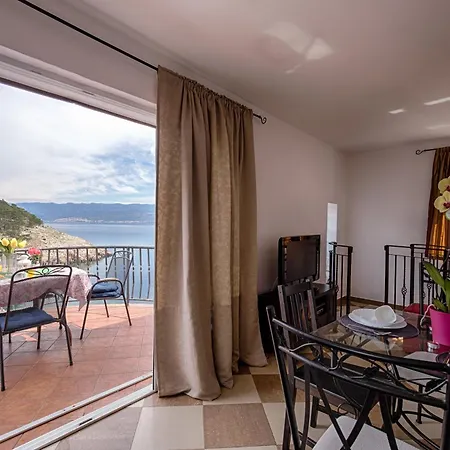 Unique On A Rock, 50 Meters From The Beach, Sea View - By Traveler Tourist Agency Krk - Id 2401 فيلة