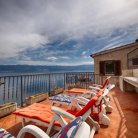 Unique On A Rock, 50 Meters From The Beach, Sea View - By Traveler Tourist Agency Krk - Id 2401 וילה *